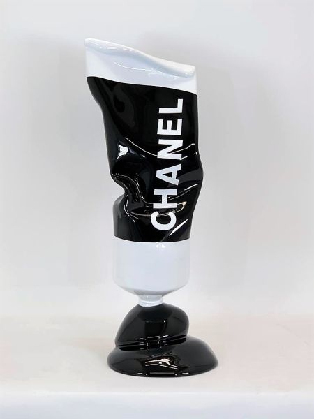 Click Here To Enlarge This Photo Of Chanel Tube