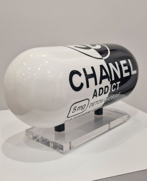 Click Here To Enlarge This Photo Of Chanel Addict