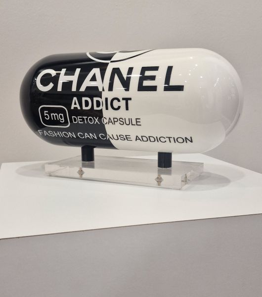 Click Here To Enlarge This Photo Of Chanel Addict
